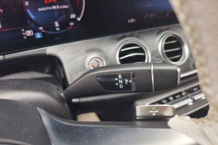 Used Mercedes-Benz E-Class 2021 Restyled E 300 L Sporty and Stylish Edition Gear Lever