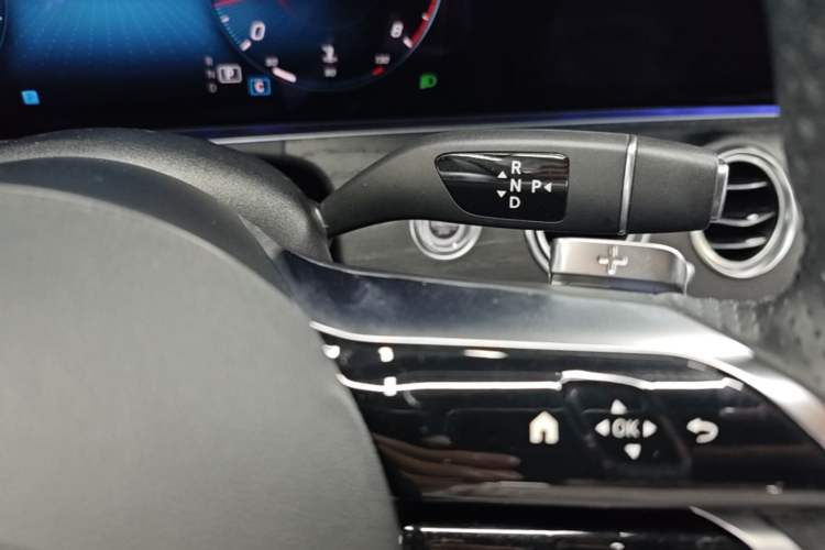 Used Mercedes-Benz E-Class 2021 Restyled E 300 L Sporty and Stylish Edition Gear Lever
