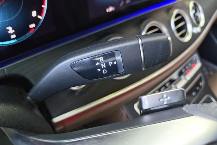 Used Mercedes-Benz E-Class 2021 E 300 L Sporty and Stylish Model Gear Lever