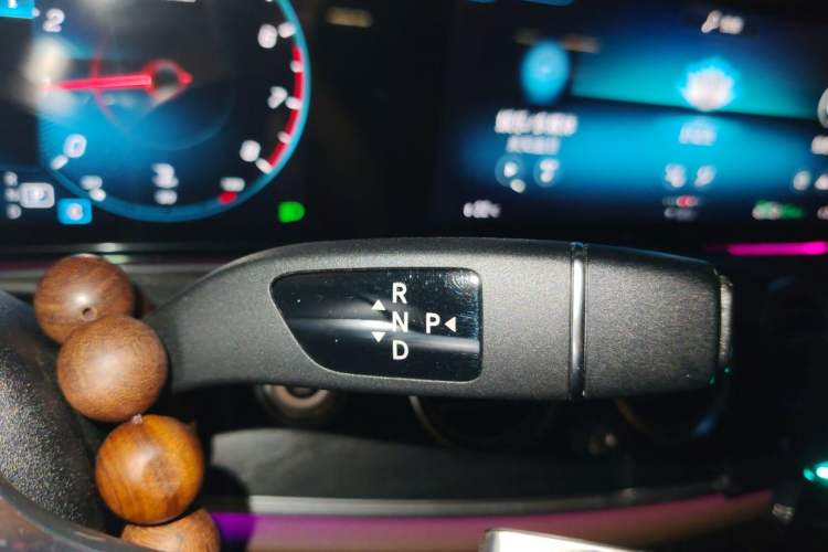 Used Mercedes-Benz E-Class 2021 Restyled E 300 L Luxury Edition Gear Lever