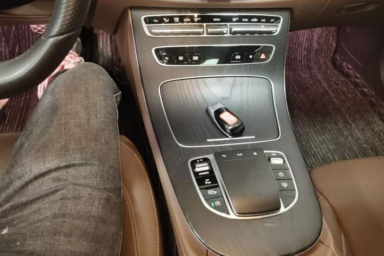 Used Mercedes-Benz E-Class 2021 Restyled E 300 L Sport Luxury Edition Gear Lever