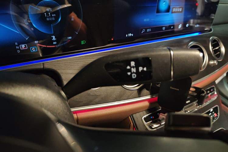 Used Mercedes-Benz E-Class 2021 Restyled E 300 L Sporty and Stylish Edition Gear Lever