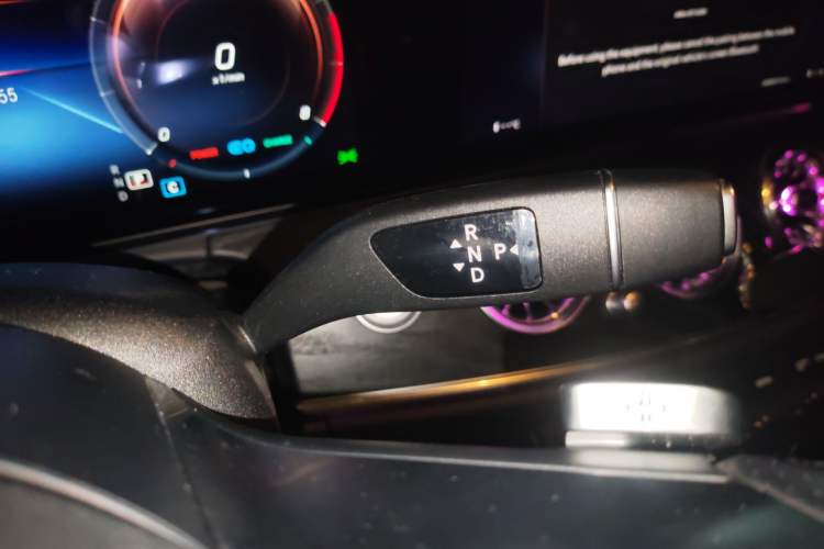 Used Mercedes-Benz E-Class 2021 E 260 Stylish Sports Edition Gear Lever