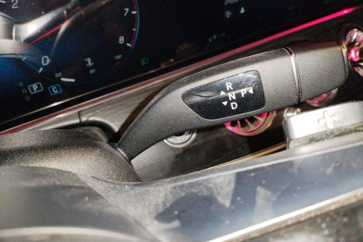 Used Mercedes-Benz E-Class 2021 E 300 L Sport Luxury Edition Gear Lever