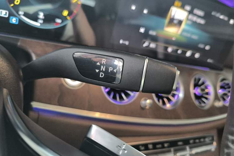 Used Mercedes-Benz E-Class 2021 Restyled E 300 L Luxury Edition Gear Lever