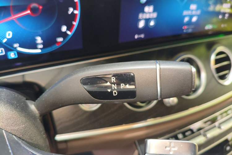 Used Mercedes-Benz E-Class 2021 Updated E 260 Fashion Sport Edition Gear Lever