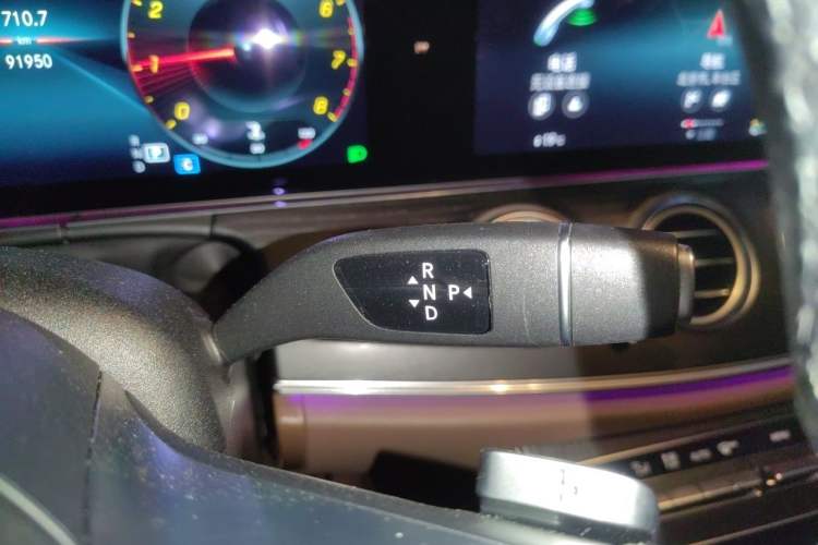 Used Mercedes-Benz E-Class 2021 E 300 L Sporty and Stylish Model Gear Lever