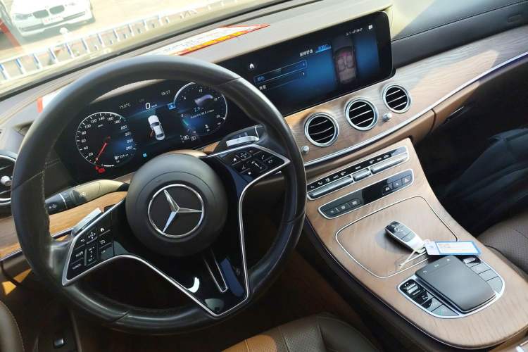 Used Mercedes-Benz E-Class 2021 Facelift E 300 L Stylish Edition Gear Lever