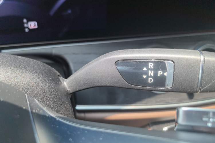 Used Mercedes-Benz E-Class 2021 Restyled E 300 L Sport Luxury Edition Gear Lever