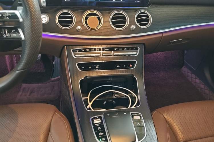 Used Mercedes-Benz E-Class 2021 E 300 L Sporty and Stylish Model Gear Lever