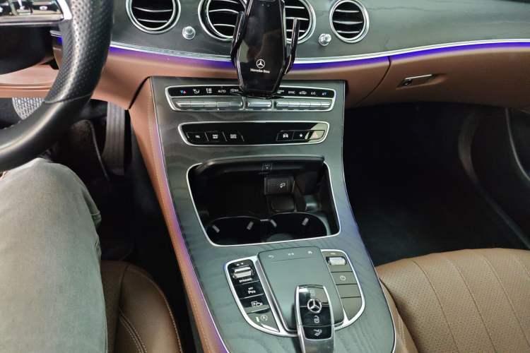 Used Mercedes-Benz E-Class 2021 E 300 Sport Edition Gear Lever