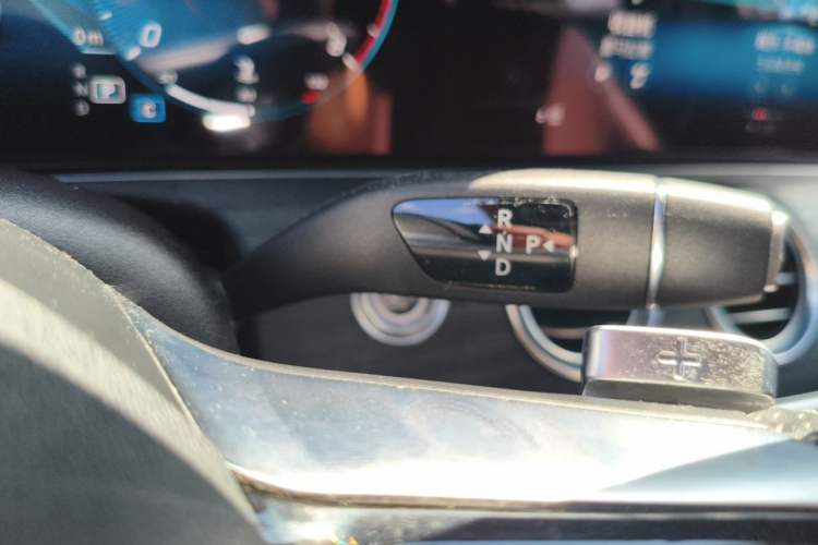 Used Mercedes-Benz E-Class 2021 Restyled E 300 L Sporty and Stylish Edition Gear Lever