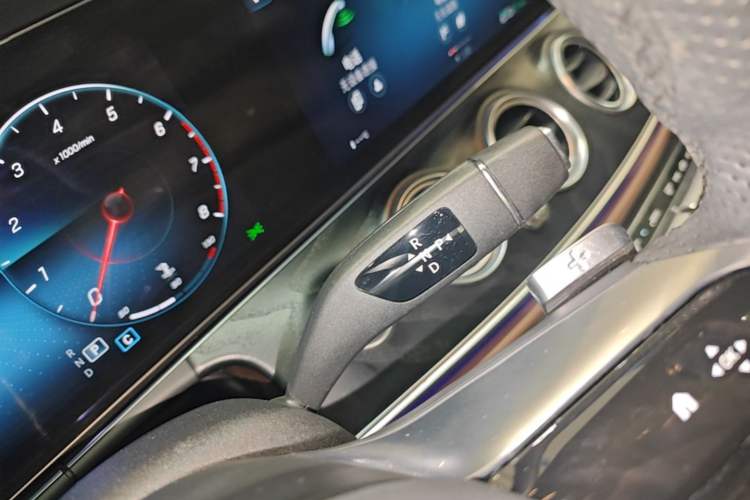 Used Mercedes-Benz E-Class 2021 Updated E 260 Fashion Sport Edition Gear Lever