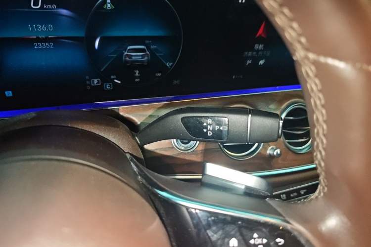Used Mercedes-Benz E-Class 2021 Restyled E 300 L Luxury Edition Gear Lever