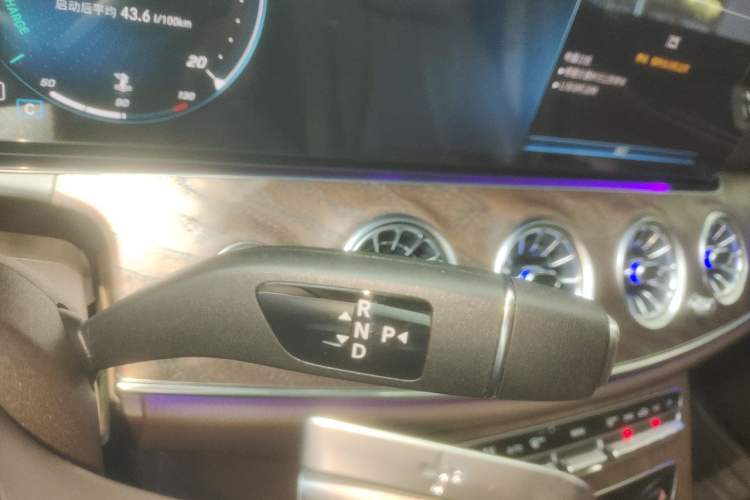 Used Mercedes-Benz E-Class 2021 E 300 L Premium Edition Gear Lever