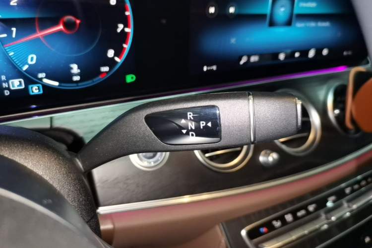 Used Mercedes-Benz E-Class 2021 Restyled E 300 L Sport Luxury Edition Gear Lever