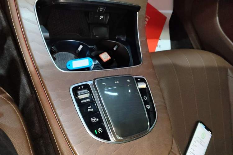Used Mercedes-Benz E-Class 2021 Restyled E 300 L Luxury Edition Gear Lever