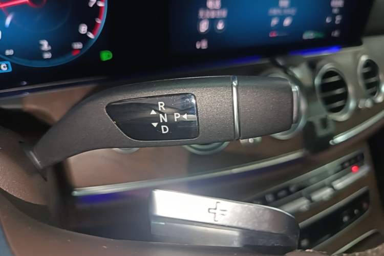 Used Mercedes-Benz E-Class 2021 E 300 L Stylish Model Gear Lever