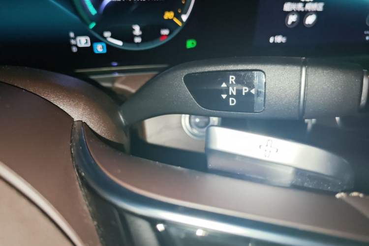 Used Mercedes-Benz E-Class 2021 E 300 L Luxury Model Gear Lever