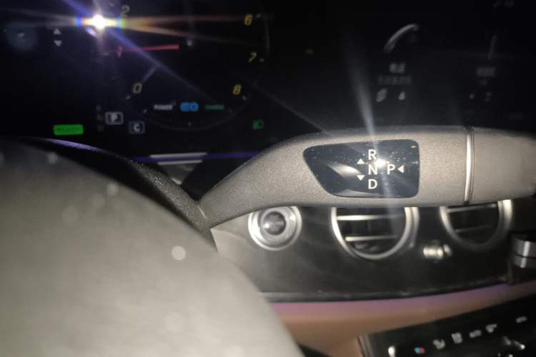 Used Mercedes-Benz E-Class 2021 E 260 Stylish Sports Edition Gear Lever