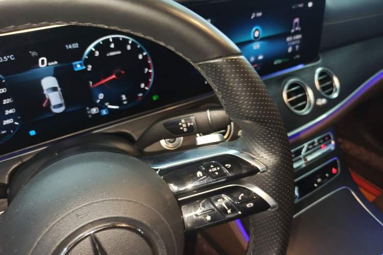 Used Mercedes-Benz E-Class 2021 Restyled E 300 L Sporty and Stylish Edition Gear Lever