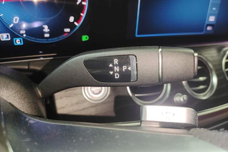 Used Mercedes-Benz E-Class 2021 Restyled E 300 L Sport Luxury Edition Gear Lever