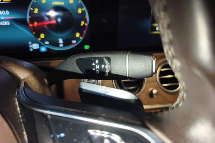 Used Mercedes-Benz E-Class 2021 Facelift E 260 L 4MATIC Gear Lever