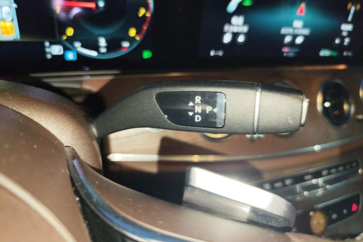 Used Mercedes-Benz E-Class 2021 Facelift E 260 L Sport Edition Gear Lever