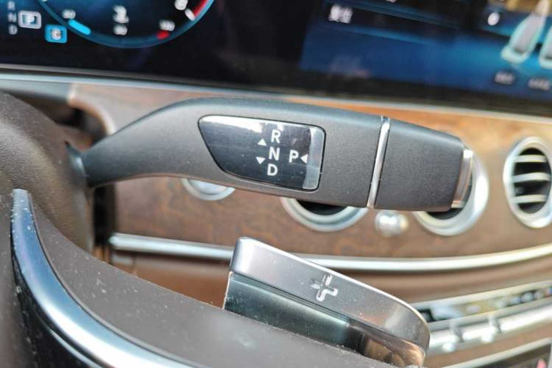 Used Mercedes-Benz E-Class 2021 E 300 L Premium Edition Gear Lever