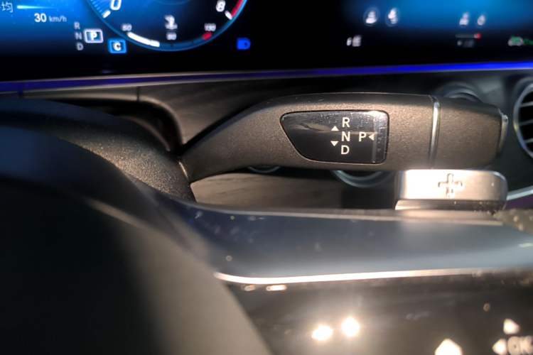 Used Mercedes-Benz E-Class 2021 Restyled E 300 L Sporty and Stylish Edition Gear Lever