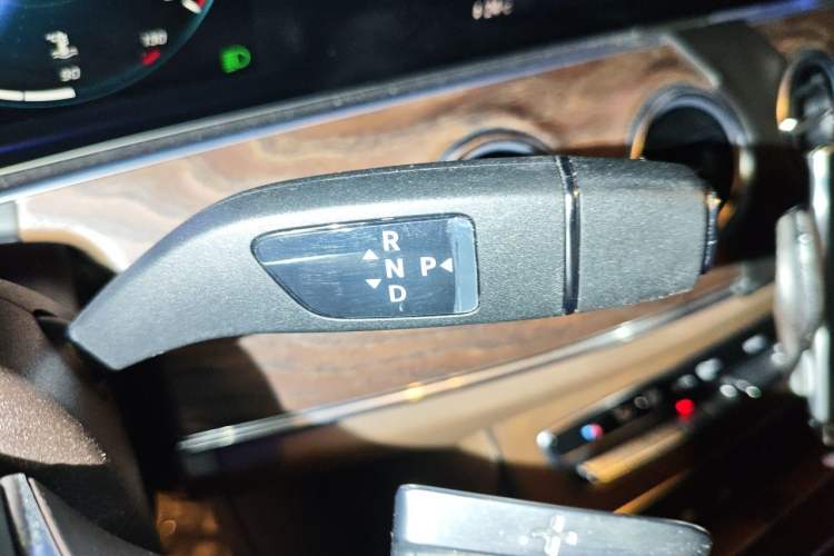Used Mercedes-Benz E-Class 2021 Facelift E 300 L Stylish Edition Gear Lever