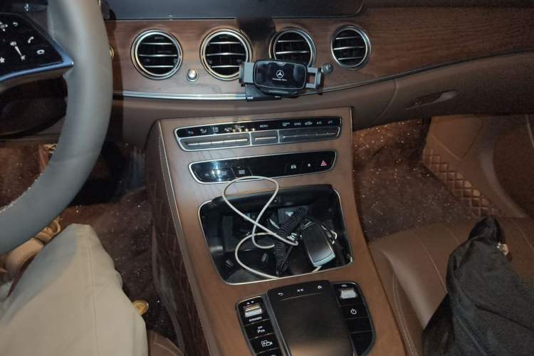 Used Mercedes-Benz E-Class 2021 Facelift E 300 L Stylish Edition Gear Lever