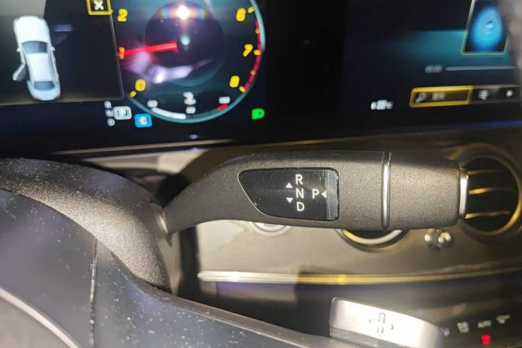Used Mercedes-Benz E-Class 2021 Restyled E 300 L Luxury Edition Gear Lever