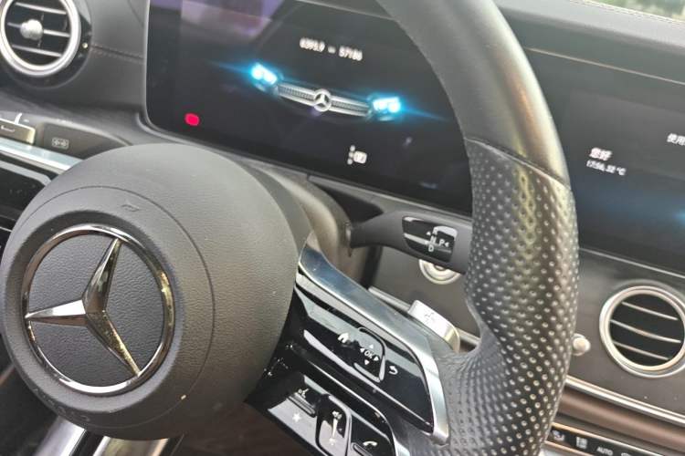 Used Mercedes-Benz E-Class 2021 Updated E 260 Fashion Sport Edition Gear Lever