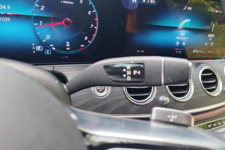 Used Mercedes-Benz E-Class 2021 Restyled E 300 L Luxury Edition Gear Lever