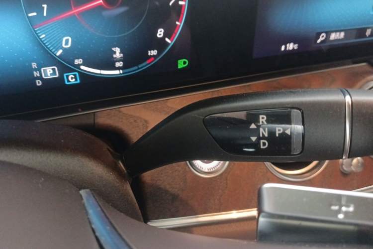 Used Mercedes-Benz E-Class 2021 Restyled E 300 L Luxury Edition Gear Lever