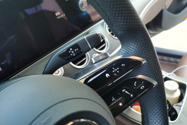 Used Mercedes-Benz E-Class 2021 Restyled E 300 L Sporty and Stylish Edition Gear Lever