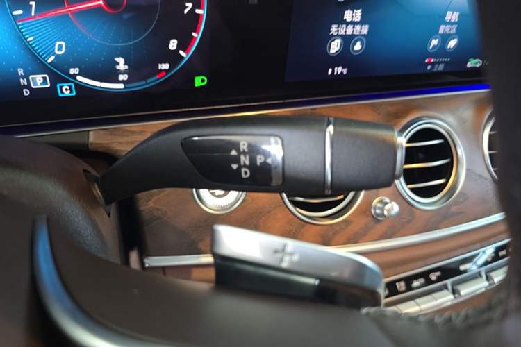 Used Mercedes-Benz E-Class 2021 Restyled E 300 L Luxury Edition Gear Lever