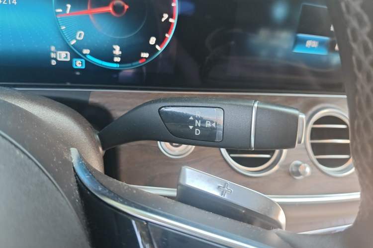 Used Mercedes-Benz E-Class 2021 E 300 L Premium Edition Gear Lever