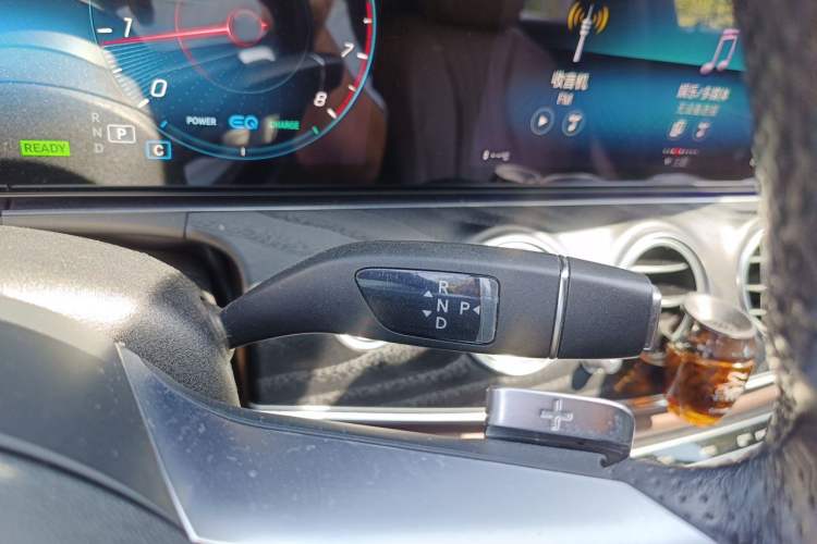 Used Mercedes-Benz E-Class 2021 E 260 Stylish Sports Edition Gear Lever