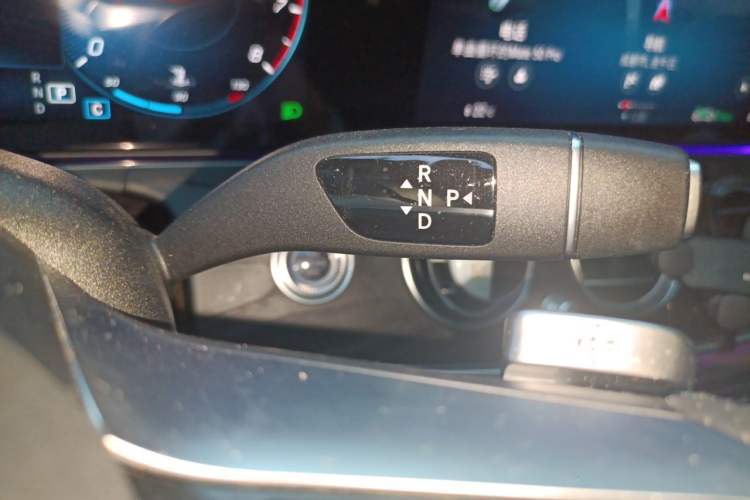 Used Mercedes-Benz E-Class 2021 Restyled E 300 L Sporty and Stylish Edition Gear Lever