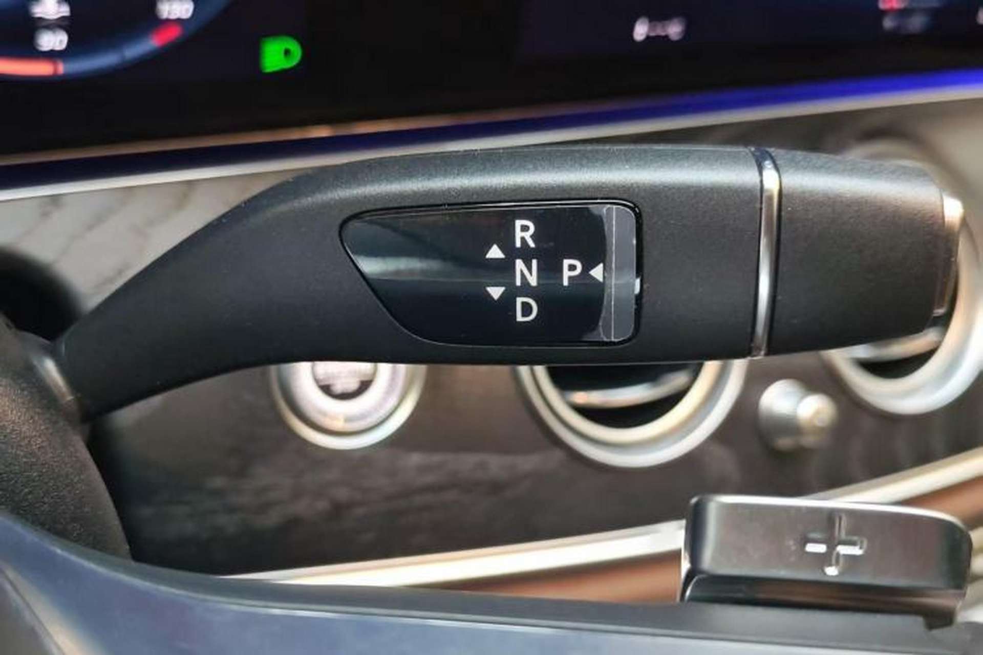 Used Mercedes-Benz E-Class 2021 Updated E 260 Fashion Sport Edition Gear Lever