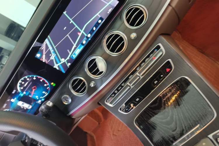 Used Mercedes-Benz E-Class 2021 Restyled E 300 L Sporty and Stylish Edition Gear Lever