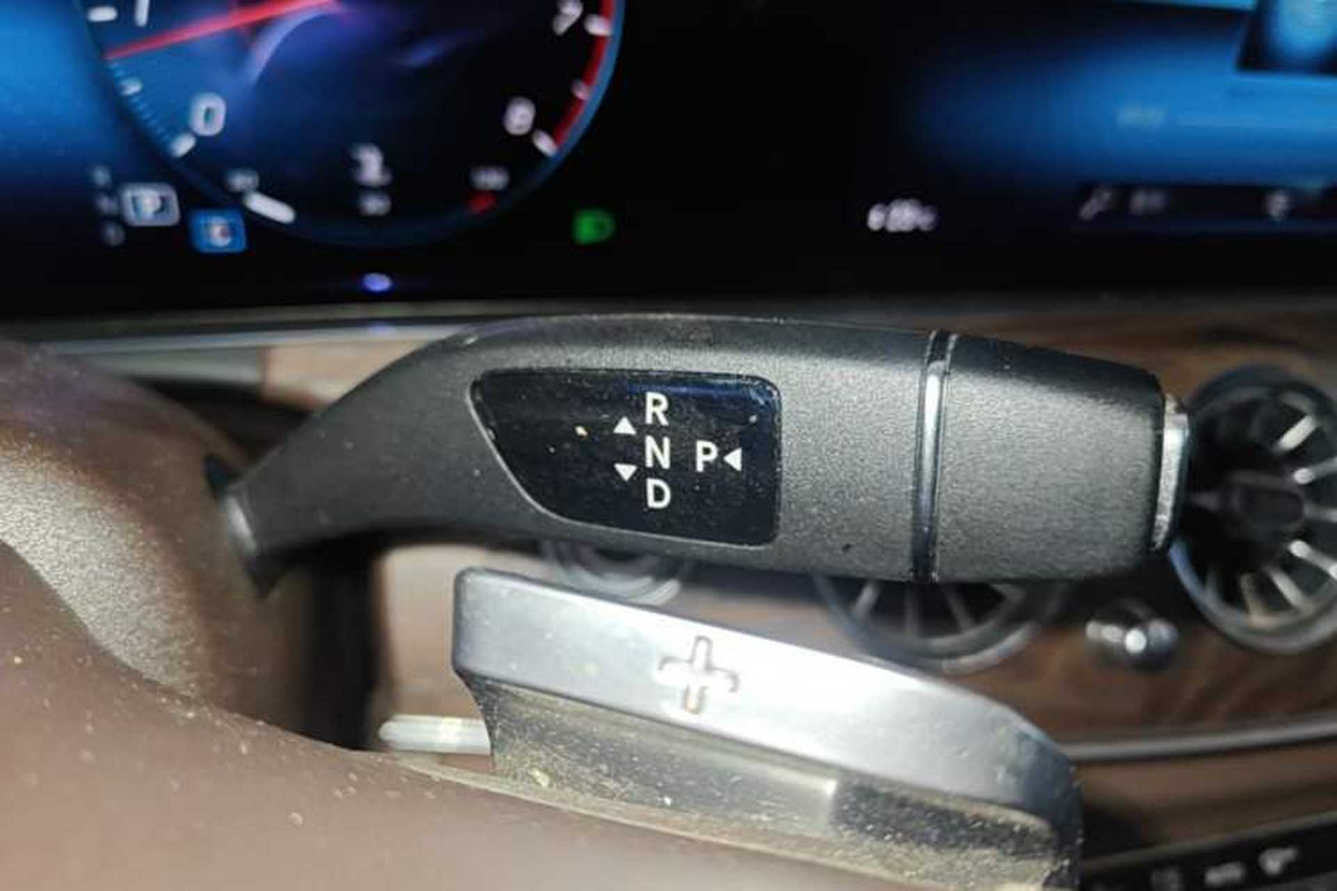 Used Mercedes-Benz E-Class 2021 Restyled E 300 L Luxury Edition Gear Lever