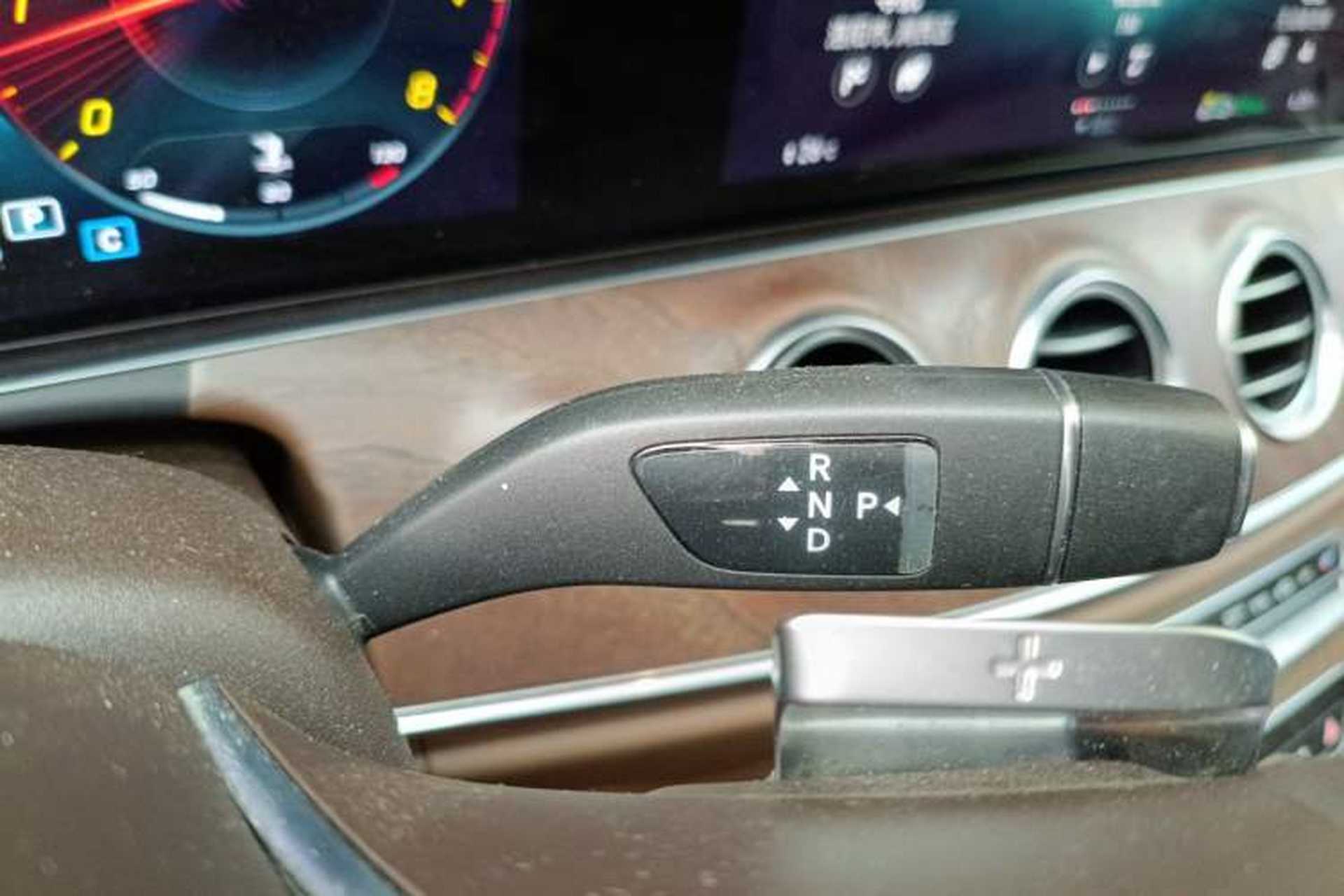 Used Mercedes-Benz E-Class 2021 E 300 L Premium Edition Gear Lever