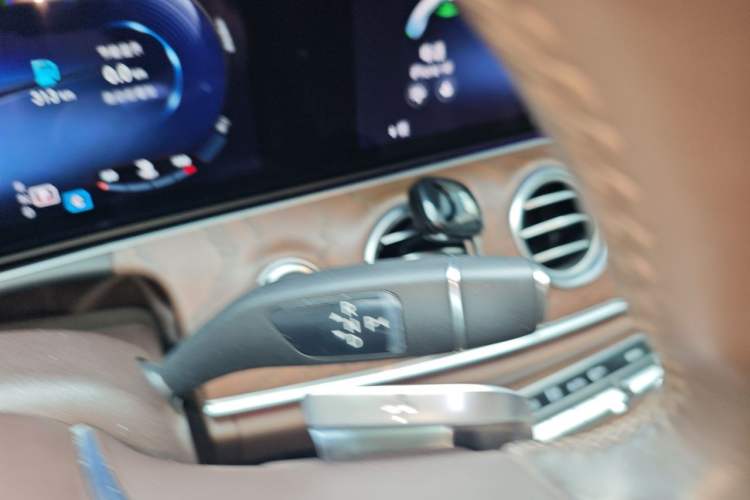 Used Mercedes-Benz E-Class 2021 Restyled E 300 L Luxury Edition Gear Lever