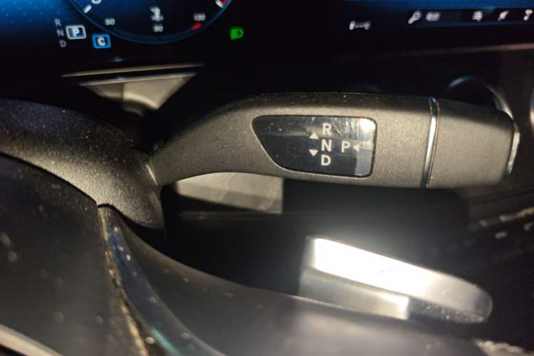 Used Mercedes-Benz E-Class 2021 E 300 L Premium Edition Gear Lever