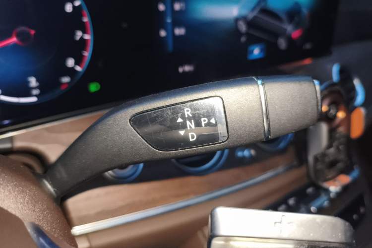 Used Mercedes-Benz E-Class 2021 Restyled E 300 L Luxury Edition Gear Lever