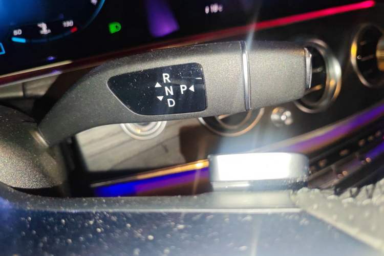Used Mercedes-Benz E-Class 2021 E 300 L Sporty and Stylish Model Gear Lever