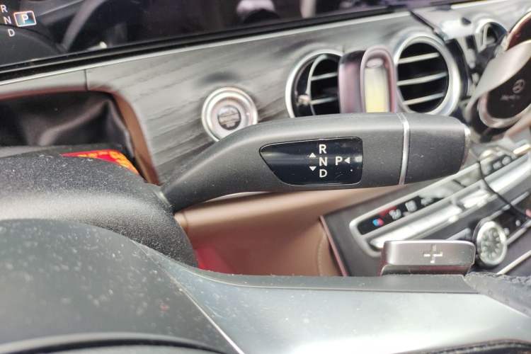Used Mercedes-Benz E-Class 2021 Restyled E 300 L Sporty and Stylish Edition Gear Lever